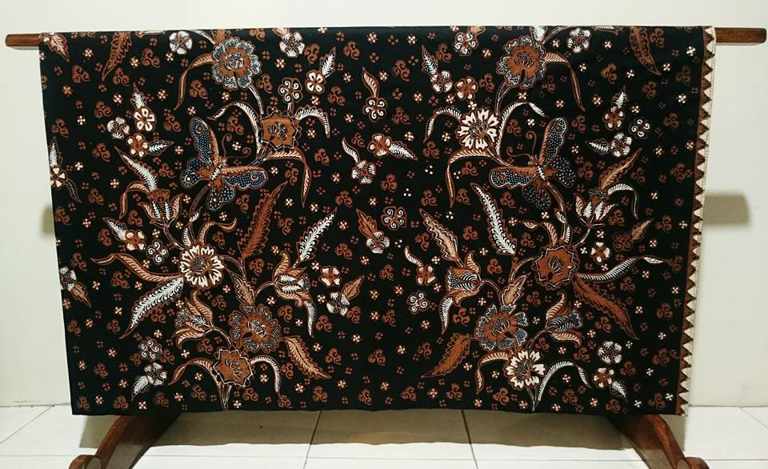  Indonesia  Batik  Tulis Lampung  with dark color Batik  Dlidir