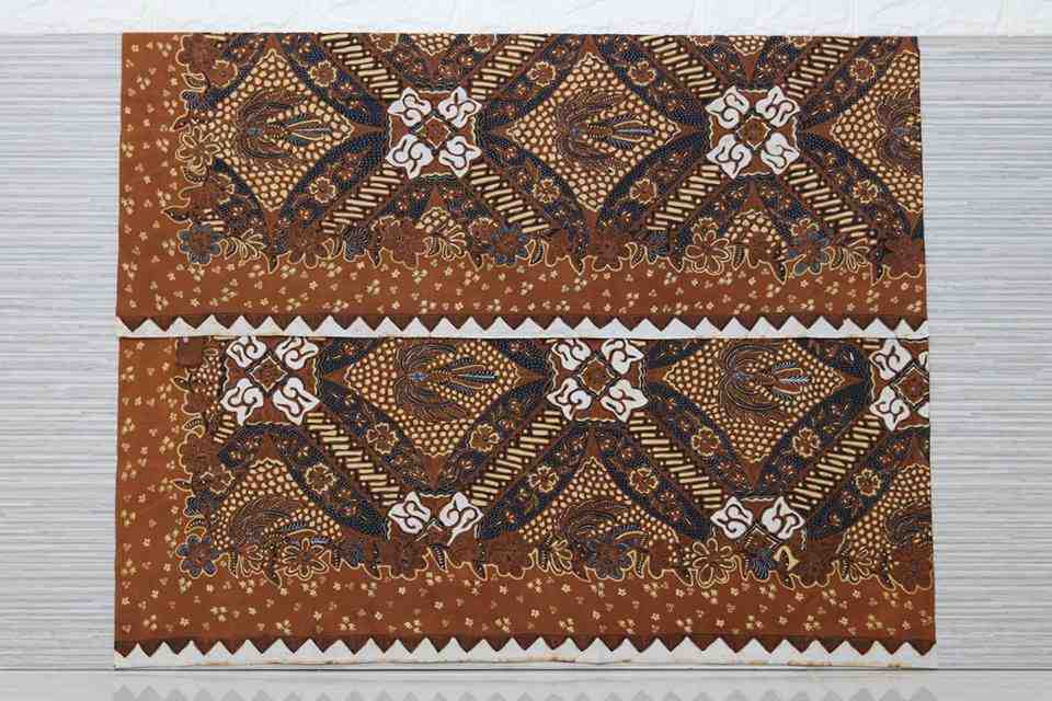 Batik fabric wholesale Stuttgart Germany using handprint method