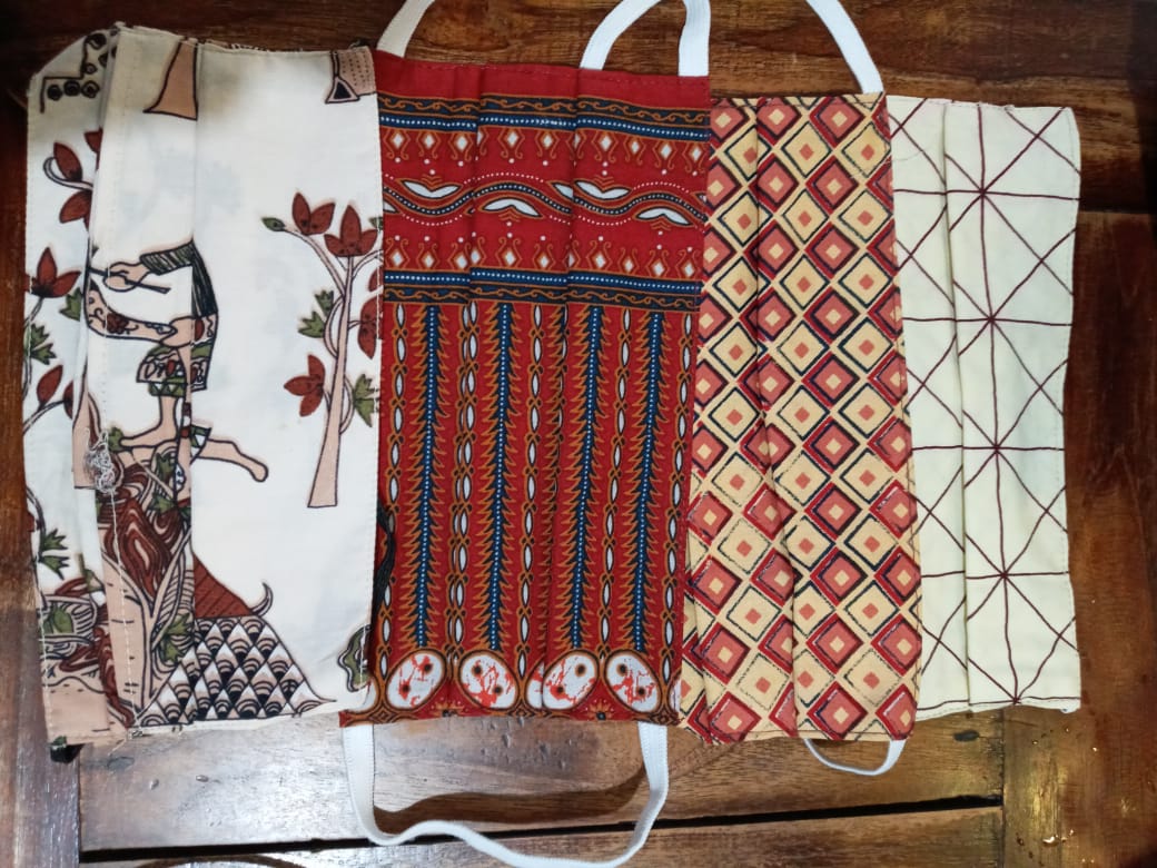 Masker kain tali motif batik di Lampung Harga Mulai Rp1.800,-