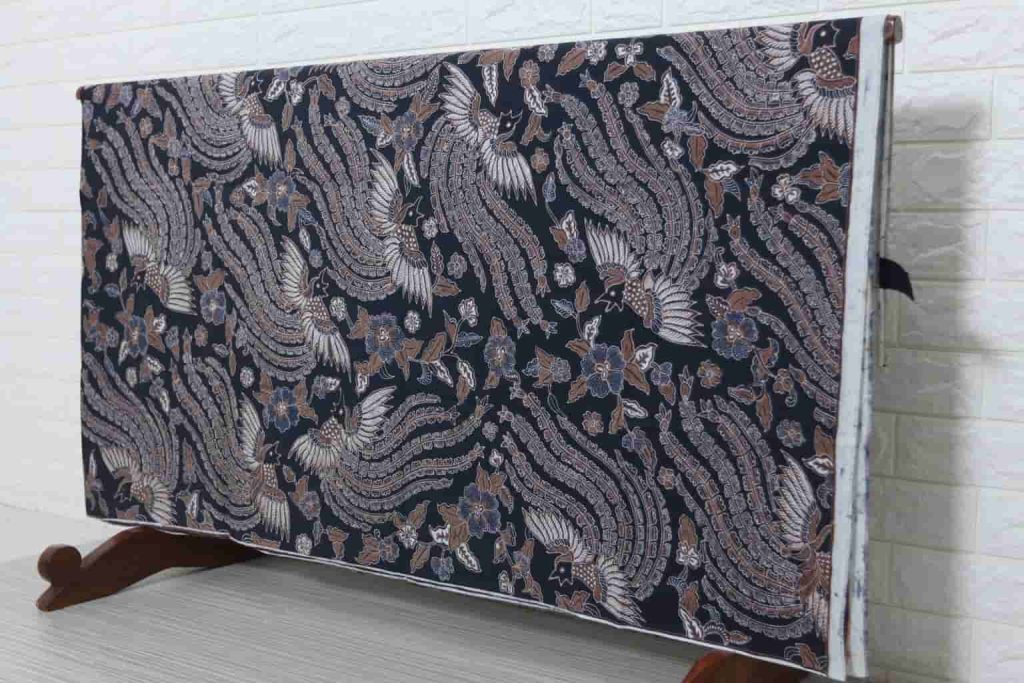 Hand-Drawn Textile Art Understanding the Beauty and Process of Batik Tulis Techniques